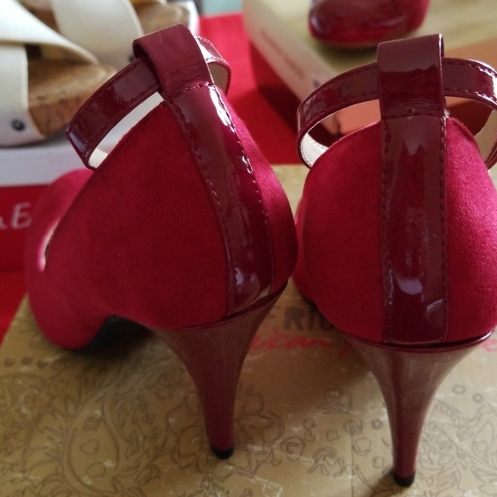Shoes - Picture 2 of 2